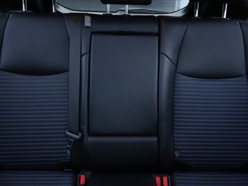 Toyota RAV4 IV MPV Facelifting 2.5 Hybrid 197KM 2018 Toyota RAV 4 2.5 Hybrid, Salon Polska, Serwis ASO, zdjęcie 9