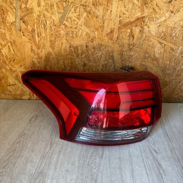 LAMPA TYLNA LEWA MITSUBISHI OUTLANDER III LIFT
