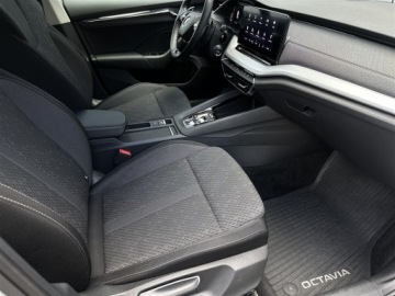 Skoda Octavia IV Liftback 2.0 TSI 190KM 2022 Skoda Octavia 2.0TSI 190KM Style DSG l LED Matrix,, zdjęcie 7