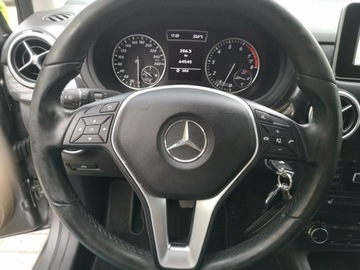 Mercedes Klasa B W246 Sports Tourer 180 BlueEFFICIENCY 122KM 2012 Mercedes B 180 1,6 16v 122KM # Klimatronik# Navi #, zdjęcie 11