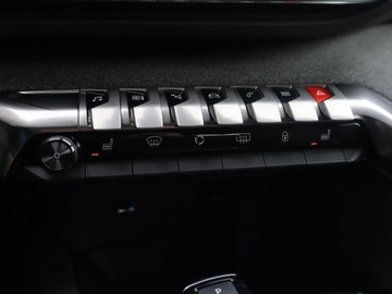 Peugeot 3008 II Crossover Facelifting  1.2 PureTech 130KM 2023 Peugeot 3008 1.2 PureTech, Salon Polska, zdjęcie 11