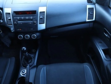 Mitsubishi Outlander II 2.0 DID DOHC 140KM 2008 Mitsubishi Outlander 2.0 DI-D, Salon Polska, 4X4, zdjęcie 7