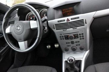 Opel Astra H Hatchback 5d 1.8 ECOTEC 140KM 2006 Opel Astra H GTC Sport 1.8 16V 140KM Wyposażona, Zadbana, BEZ Wkładu ZOBACZ, zdjęcie 16