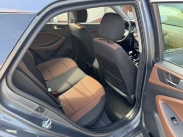 Hyundai i20 II Hatchback 5d 1.0 T-GDI 100KM 2016 Hyundai i20 1.0 T-GDI Zadbany Niski Przebieg Benzyna 100KM, zdjęcie 23