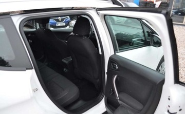 Peugeot 2008 I SUV 1.2 VTi 82KM 2013 Peugeot 2008 Benzyna Klimatyzacja 1.2 Benzyna 82KM, zdjęcie 15