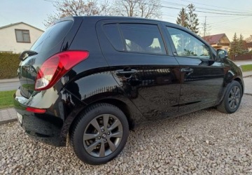 Hyundai i20 I Hatchback 5d Facelifting 1.4 CVVT 100KM 2014 Hyundai i20 2014 1.4 Benzyna 100KM Automatyczna skrzynia biegów, zdjęcie 8