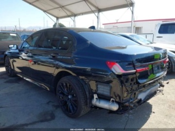 BMW Seria 7 G70 2022 BMW Seria 7 740i 2022 3.0l 3.0 Benzyna 335KM, zdjęcie 3