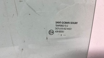 KIA VENGA SKLO (OKNO) DVEŘE LEVÝ ZADNÍ 9 19 ROK