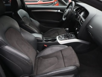 Audi A5 8T Coupe Facelifting 2.0 TDI 177KM 2011 Audi A5 2.0 TDI, 174 KM, Skóra, Navi, Xenon, zdjęcie 8