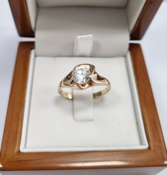 ЗОЛОТОЕ КОЛЬЦО С ЦИРКОНИЕМ P585 3.31G R19