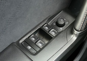 Cupra Formentor Crossover 1.5 TSI 150KM 2025 Cupra Formentor Pakiety, ACC, Kamera, GPS, Podgrzewane fotele i kierownic, zdjęcie 19