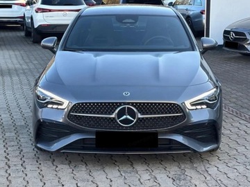 Mercedes CLA C118/X118 Coupe Facelifting 1.3 200 163KM 2025 MERCEDES-BENZ CLA 200 AMG Line Sedan 1.3 (163KM) 2025, zdjęcie 1