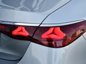Mercedes Klasa E W214 Sedan 2.0 220d 197KM 2025 E Klasa 220 d Avantgarde 2.0 (197KM) 2025, zdjęcie 5