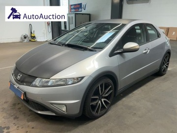 Honda Civic VIII Hatchback 3d 1.8 i-VTEC 140KM 2011
