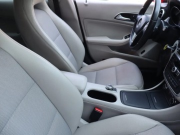 Mercedes CLA C117 Coupe 1.6 200 156KM 2013 Mercedes CLA 200, Salon Polska, Automat, Skóra, zdjęcie 8