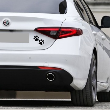Наклейка на автомобиль с декоративными отпечатками лап — для любого автомобиля