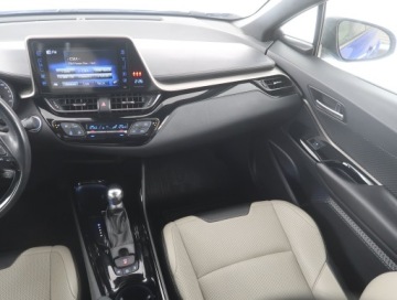 Toyota C-HR I Crossover 1.8 Hybrid 122KM 2018 Toyota C-HR 1.8 Hybrid, Salon Polska, Automat, zdjęcie 7