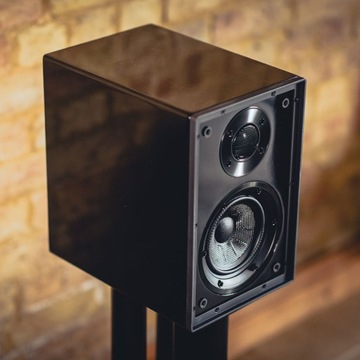 НАСТОЛЬНЫЕ КОЛОНКИ Cyrus One Linear, ЧЕРНЫЕ ГЛЯНЦЕВЫЕ