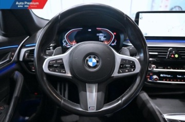 BMW Seria 5 G30-G31 Limuzyna Facelifting 2.0 520i 184KM 2022 BMW Seria 5 520iFV23M Pakiet SportowyFotel SportowySterowanie Gestami BMW, zdjęcie 8