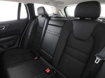 Volvo V60 II  2018 Volvo V60 full led virtual automat kamera grzane, zdjęcie 16