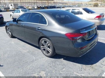 Mercedes Klasa E W213 2021 Mercedes-Benz Klasa E 350 2021 2.0l 2.0 Benzyna 255KM, zdjęcie 3