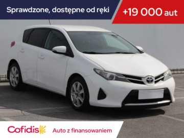 Toyota Auris II Hatchback 5d D-4D 90 90KM 2014 Toyota Auris 1.4 D-4D, Salon Polska, Serwis ASO