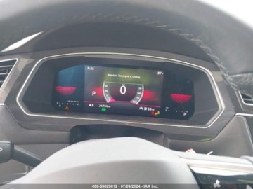 Volkswagen Tiguan II 2022 Volkswagen Tiguan 2022r, 2.0T, 4x4, R-Line 2.0 Benzyna 185KM, zdjęcie 9