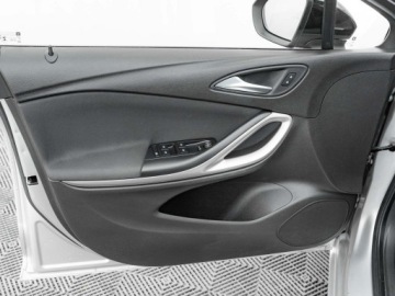 Opel Astra K Sportstourer Facelifting 1.2 Turbo 130KM 2021 Opel Astra GD449YV#1.2 T Edition 2 stref klima, zdjęcie 9