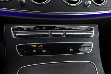 Mercedes Klasa E W213 All-terrain Facelifting 2.0 E220d 194KM 2021 Mercedes E E 220 d 4MATIC, Salon Polska, zdjęcie 19