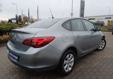 Opel Astra J Sedan 1.6 Twinport ECOTEC 115KM 2014 Opel Astra 257 1.6 Active 115 KM Salon Polska 1.6 Benzyna 115KM, zdjęcie 5