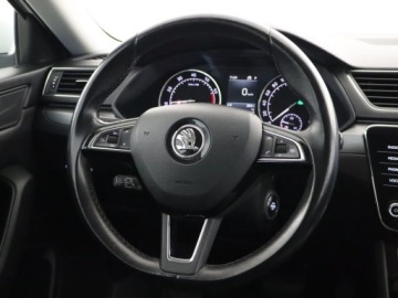 Skoda Superb III Kombi 2.0 TSI 280KM 2018 Skoda Superb 2.0 TSI, 4X4, Automat, Skóra, Navi, zdjęcie 19