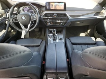 BMW Seria 5 G30-G31 2019 BMW Seria 5 530e, 2019r., 2.0L 2.0 Benzyna 248KM, zdjęcie 6