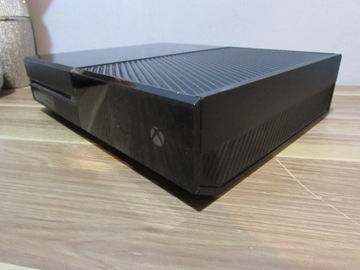 Xbox One 500 ГБ, черный планшет