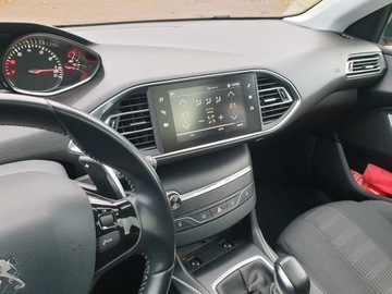 Peugeot 308 II SW Facelifting 1.2 PureTech 130KM 2018 PEUGEOT 308 II 1.2 Aut, Allure, PANORAMA, Full LED, podgrz. siedz, POLSKA, zdjęcie 18