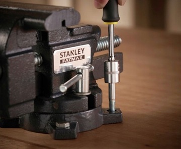 ПОВОРОТНЫЕ ЗАМОЧНЫЕ ТИСКИ STANLEY 100 мм MAXSTEEL