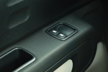 Citroen C3 III Hatchback Facelifting 1.2 PureTech 83KM 2022 Citroen C3 1.2 PureTech, Salon Polska, zdjęcie 12