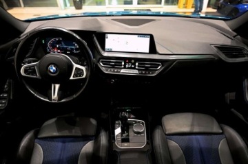 BMW Seria 2 G42-U06 Active Tourer 1.5 218i 136KM 2021 BMW Seria 2 218iFV23Step TronicLED Fog LightsShadow-LineModel M Sport, zdjęcie 9