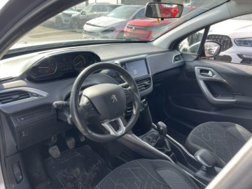 Peugeot 2008 I SUV Facelifting 1.6 BlueHDi 99KM 2018 Peugeot 2008 Podgrzewane fotle Climatronic, zdjęcie 7