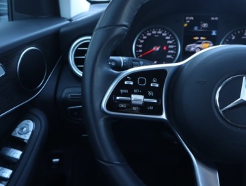 Mercedes GLC C253 SUV Facelifting 2.0 200d 163KM 2021 Mercedes GLC GLC 200 d 4MATIC, Salon Polska, zdjęcie 19