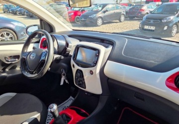 Toyota Aygo II Hatchback 5d 1.0 VVT-i 69KM 2016 Toyota Aygo 1,0 Ben Klima 69 km Benzyna 69KM, zdjęcie 9