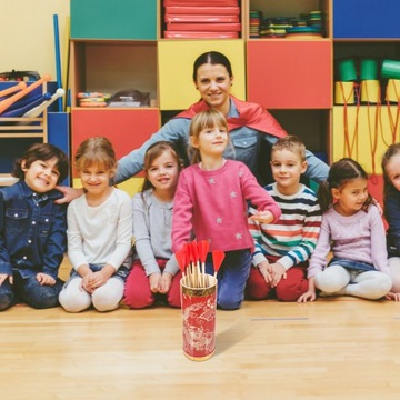 КРАСНЫЕ СПОРТИВНЫЕ ИГРУШКИ