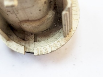 OPEL OMEGA B VLOŽKA DRŽÁK ŽÁROVKY SMĚROVKA 143287