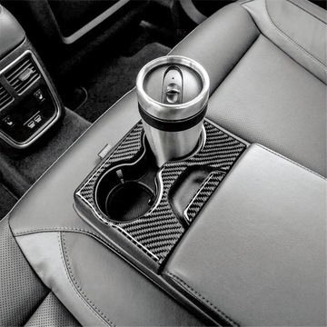 KRYT Z VLÁKNA  UHLÍKOVÉHO DO ÚCHYTU NA HRNEK CHARGER 300 2015-2023