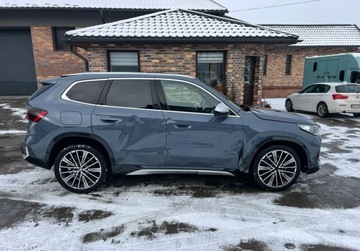 BMW X1 U11 Crossover 1.5 18i 136KM 2022 BMW X1 1.5 benzyna 136 km Led Nawigacja Kamera Sensor 1.5 Benzyna 136KM, zdjęcie 1