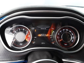 Dodge Challenger III 2016 Dodge Challenger SRT 392 2016 6.4l 6.4 Benzyna 485KM, zdjęcie 9