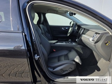 Volvo V60 II  Kombi Facelifting 2.0 B4 B 197KM 2024 Volvo V60 FV23 Plus Dark B4 197KM ACC BLIS 360 Har, zdjęcie 14