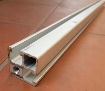 Profil aluminiowy 32x32mm montażowy 144cm