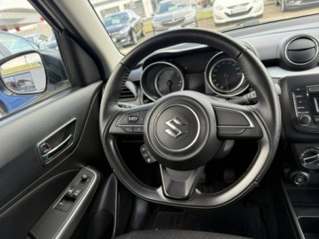 Suzuki Swift VI Hatchback 1.2 DualJet 90KM 2017 Suzuki Swift 1,2 benzyna 90KM, zdjęcie 9
