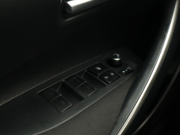 Toyota Corolla XII Sedan 1.6 Valvematic Dual VVT-i 132KM 2020 Toyota Corolla 1.6 Valvematic, Salon Polska, zdjęcie 15