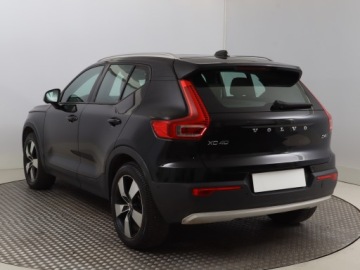 Volvo XC40 Crossover 2.0 D4 190KM 2018 Volvo XC40 D4 AWD, 187 KM, 4X4, Automat, Skóra, zdjęcie 3
